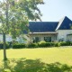 En Périgord Noir, dans un charmant village proche du Lot et de la Corrèze, grande et récente maison offrant de nombreuses possibilités.