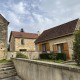 Near Sarlat and 20 minutes from Montignac-Lascaux, set of three renovated houses and a barn on land of about 3400 m².